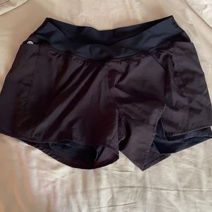 Senita women’s maternity shorts. Size medium. Like new.
